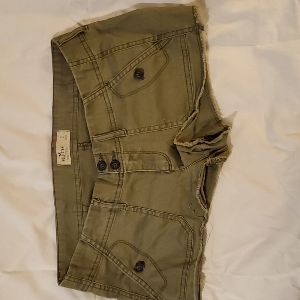 Hollister khaki shorts
